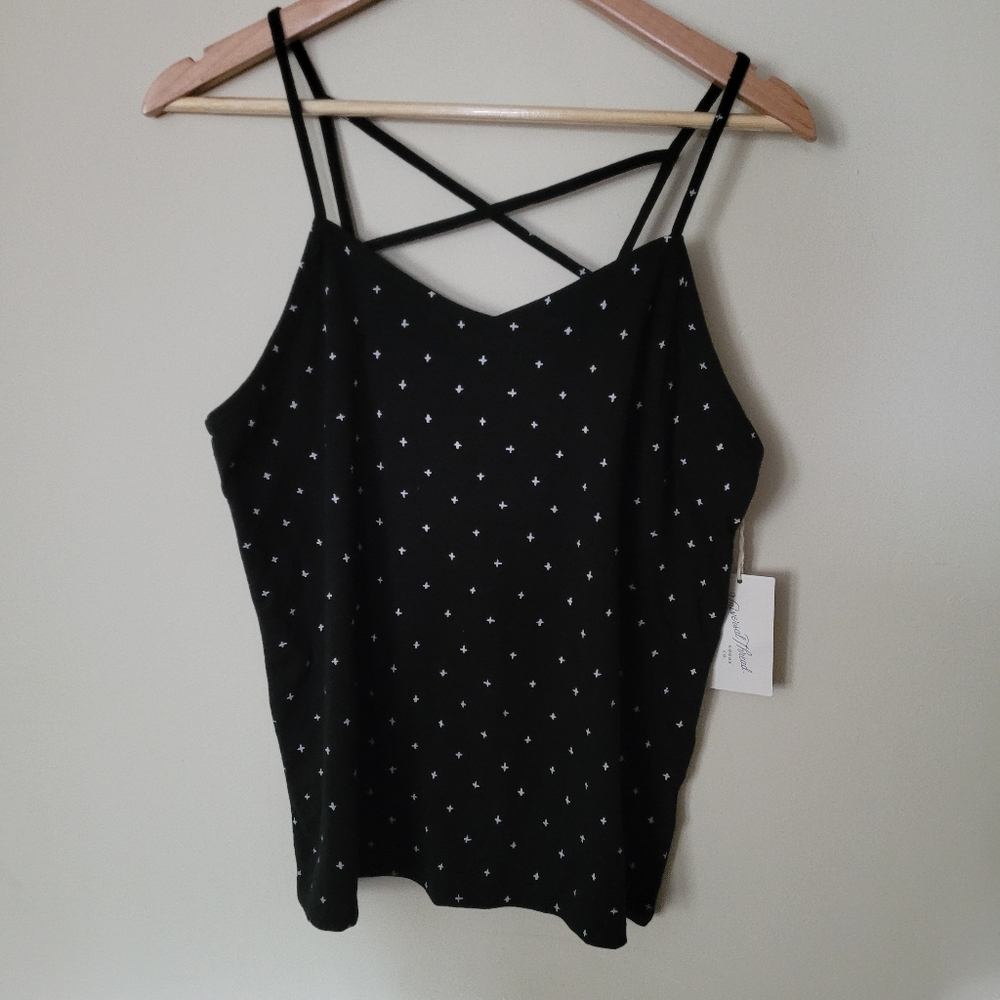 Universal thread size medium tank top!